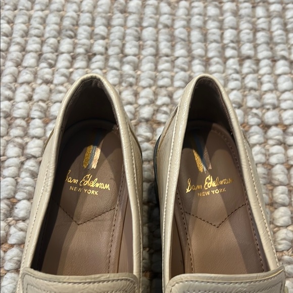 Elegant Beige Loafers with Gold Chain Detail by Sam Edelman - Picture 9 of 9